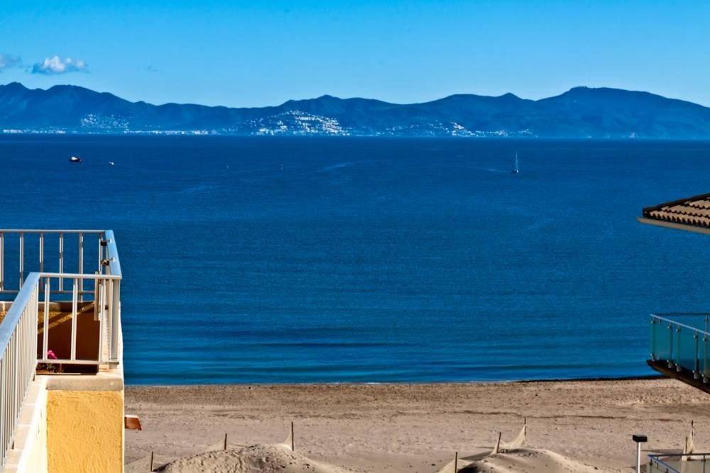 Apartamento Pie De Playa-Wifi Free L'Escala Exterior photo